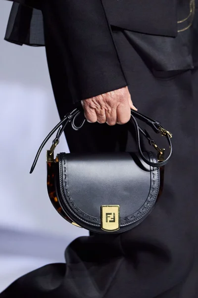 Look 74